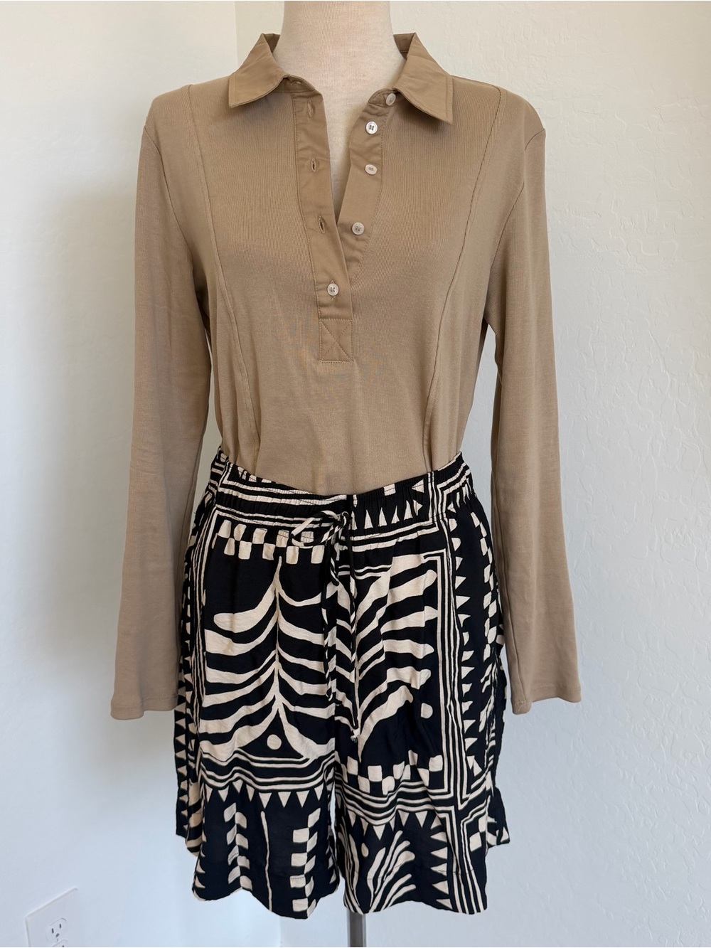 H&M Beige/Tan Long Sleeve Polo Top